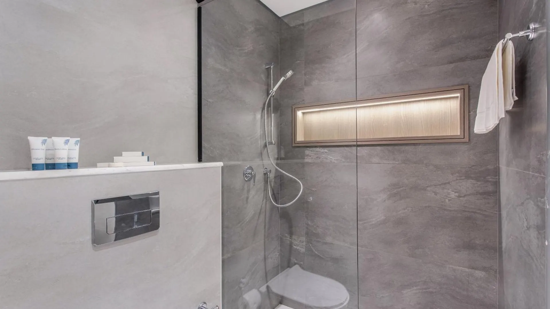 Apartment Wehost - Urban Oasis Modern Studio Retreat With City Views Dubai United Arab Emirates